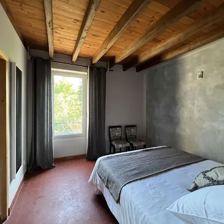 Vakantiehuis Maison De Charme 3 Etoiles Avec Piscine Tour-de-Faure